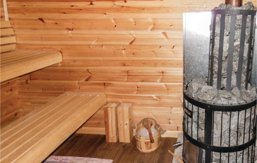Fotografie z fotogalerie ubytování Nice Home In Kälarne With Sauna v destinaci Övsjöbyn