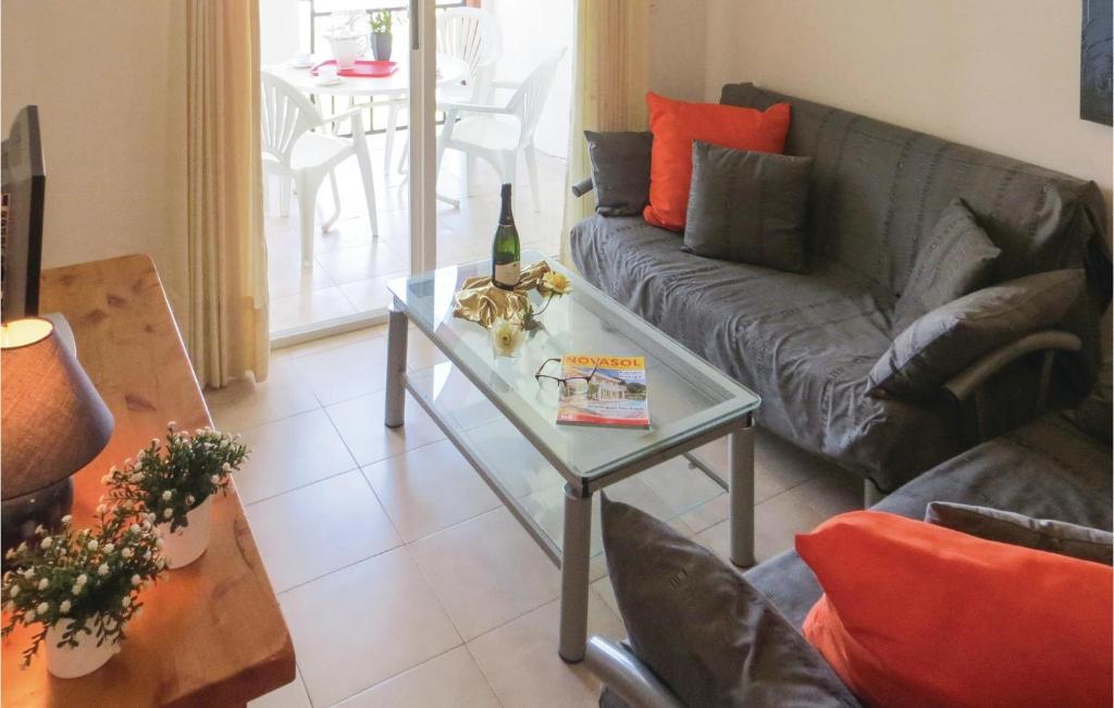 Posezení v ubytování Stunning Apartment In Torrevieja