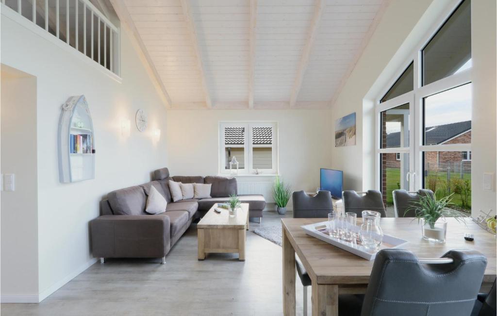 Istumisnurk majutusasutuses Stunning Home In Dagebll With 2 Bedrooms, Sauna And Internet