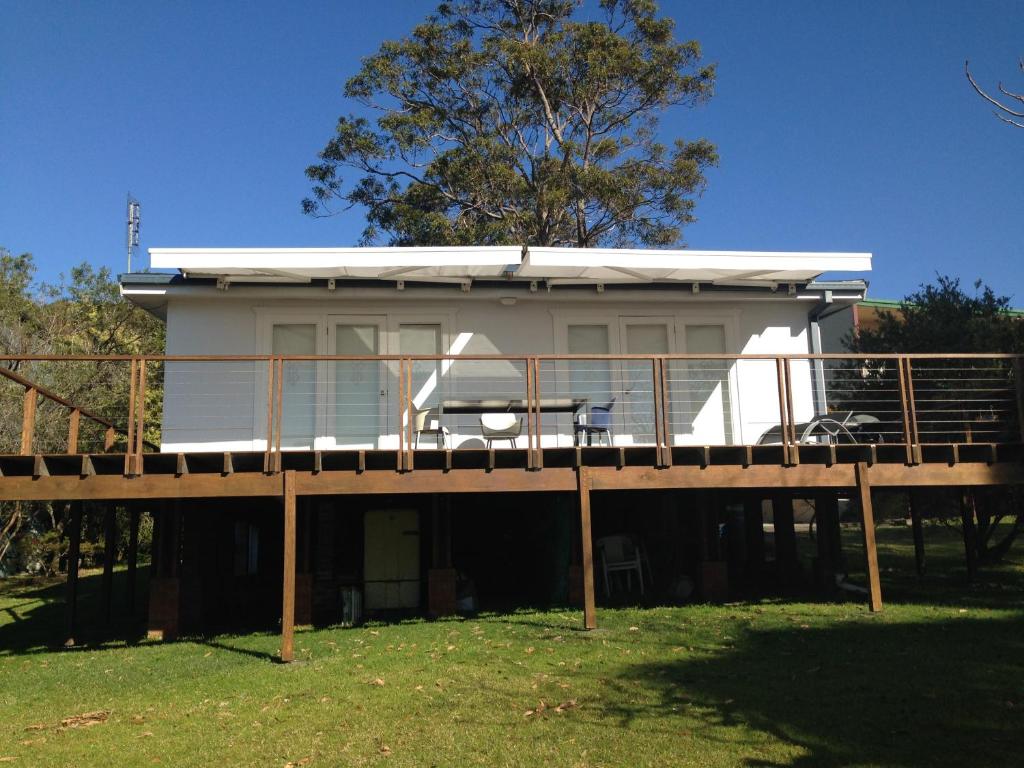 Hyams Beach - A Secret Treasure - Two-Bedroom House