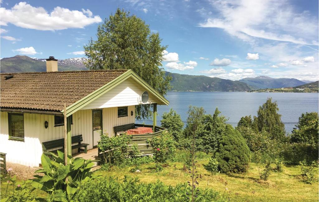 a house with a view of a lake at Holiday Home Balestrand Stokkabø in Tuve