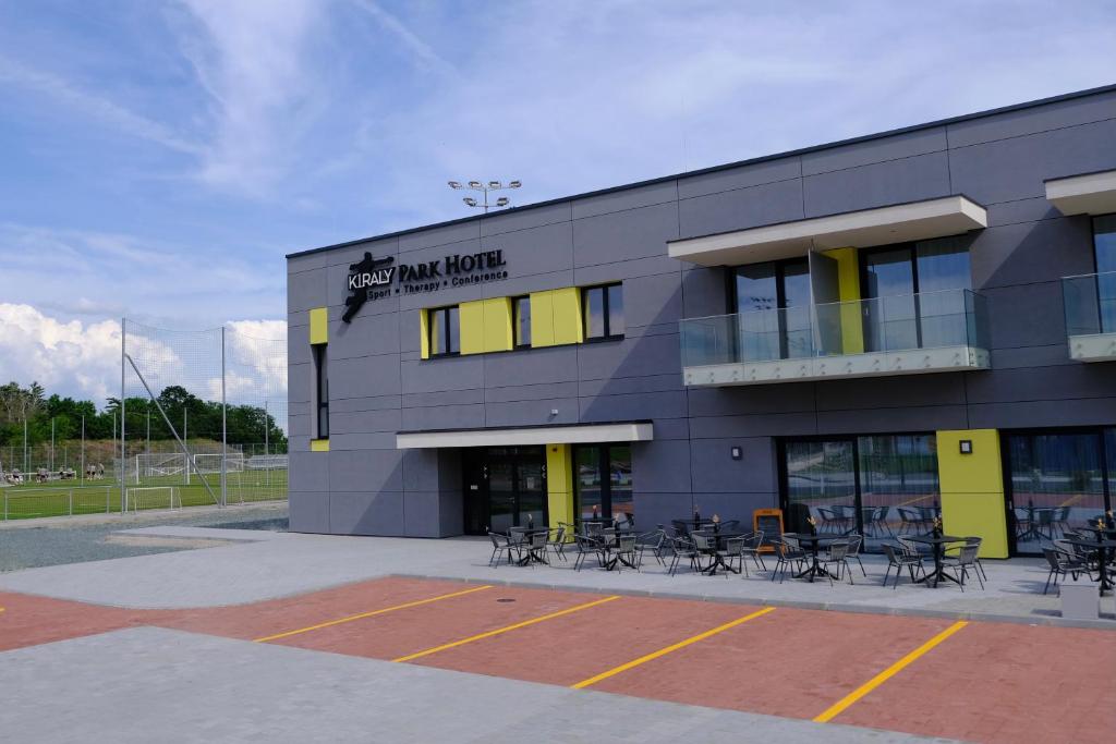 The building in which a szállodákat is located