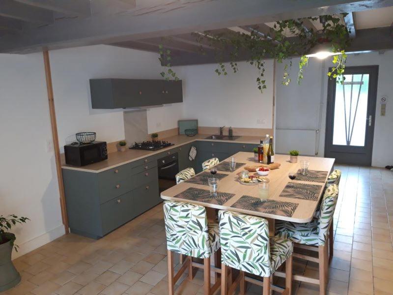 Kuchnia lub aneks kuchenny w obiekcie Camping des Tourbières - Gîtes