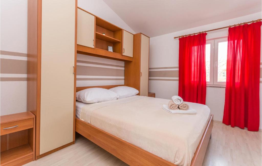 Posteľ alebo postele v izbe v ubytovaní Stunning Home In Biograd Na Moru