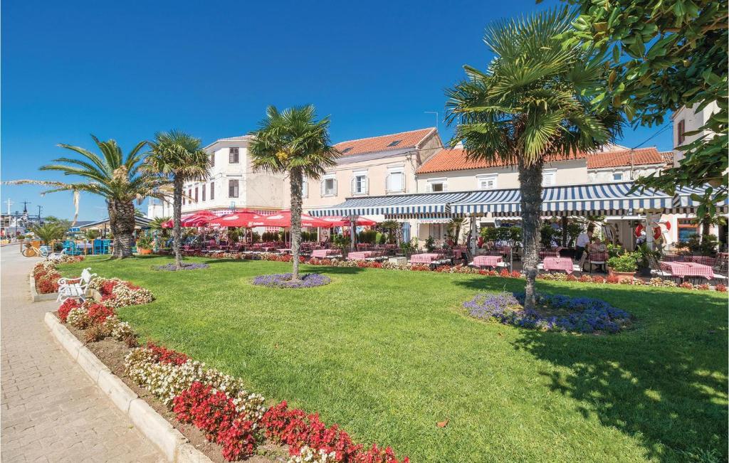 Vonkajšia záhrada v ubytovaní Stunning Home In Biograd Na Moru