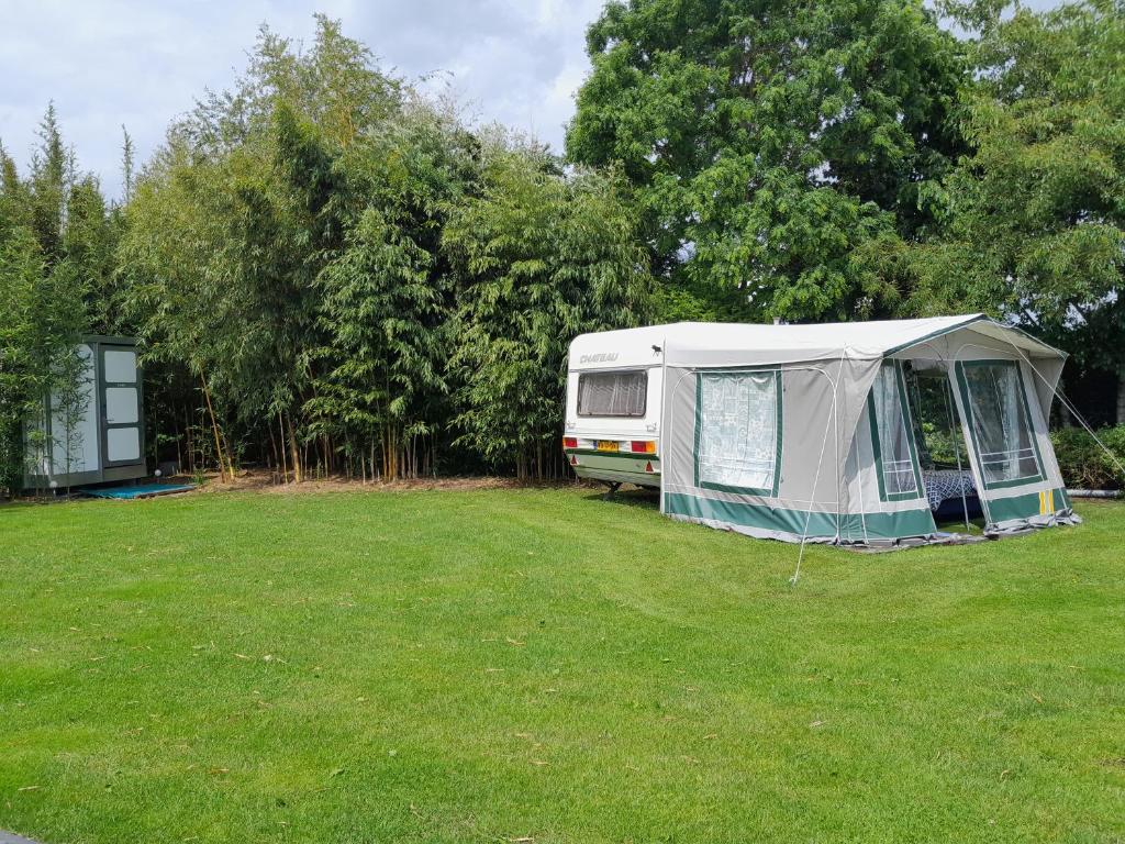 Zahrada ubytování Romala's Home Caravan