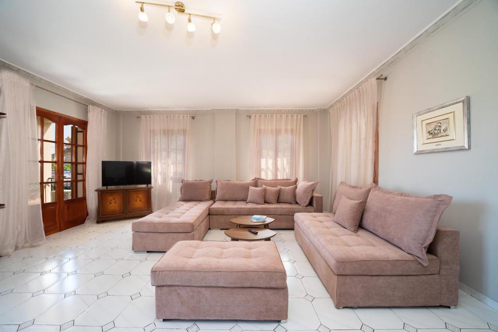 Mary's Studios & Apartment - Appartamento Con Balcone