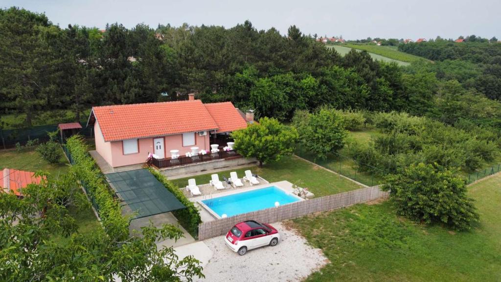 Bazén v ubytování Kuca sa bazenom Teja nebo v jeho okolí