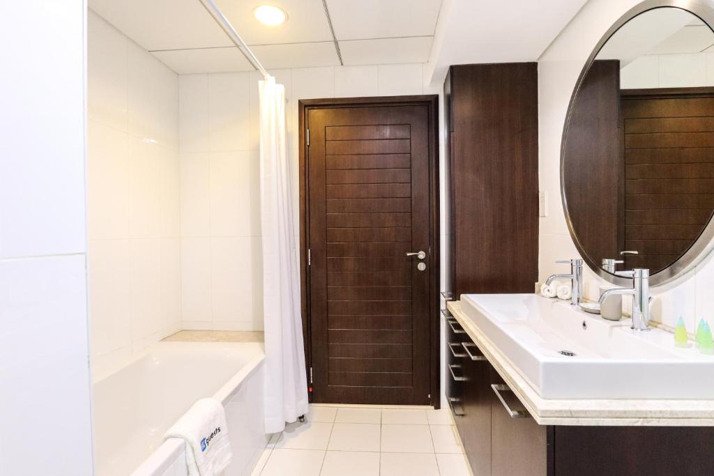 Koupelna v ubytování HiGuests - Amazing Apartment overlooking Burj Khalifa!