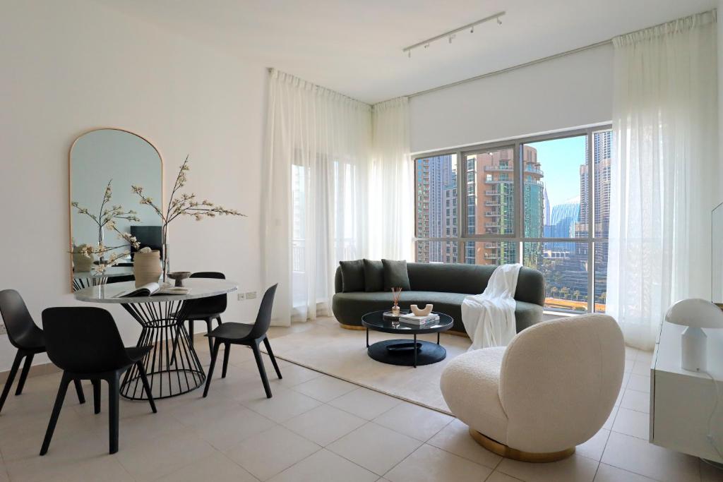 HiGuests – Amazing Apartment overlooking Burj Khalifa!