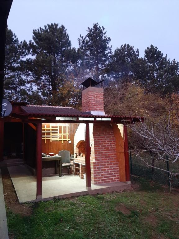 Budova, kde se vila nachází