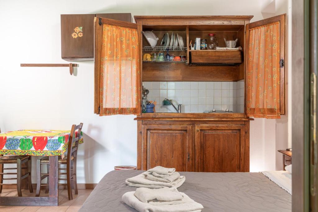A kitchen or kitchenette at Agriturismo Al Girasole