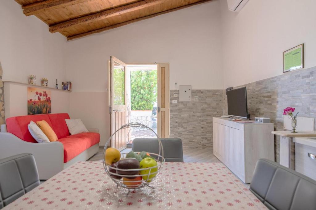 Kuchyňa alebo kuchynka v ubytovaní "la Casina del forno con piscina fra Catania e Siracusa "