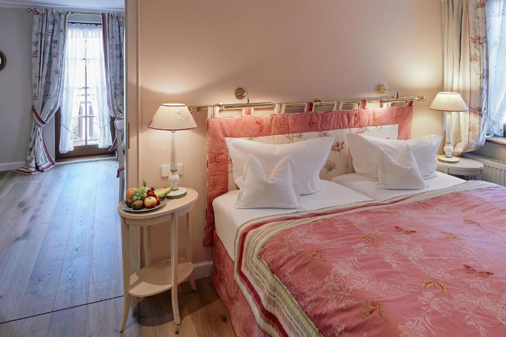 Romantik Hotel & Restaurant Hirsch - Suite Con Balcón