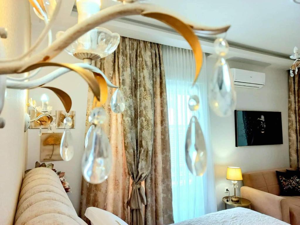 Posezení v ubytování GOLDENSPACE exquisite suite near the port