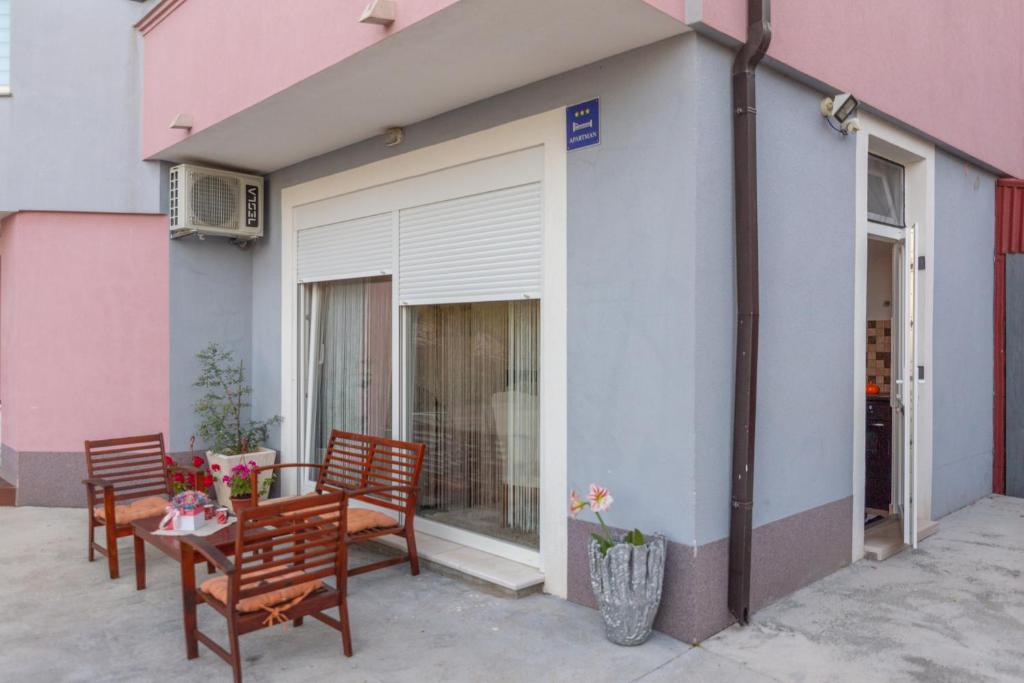 Fotografie z fotogalerie ubytování APARTMENT MIĆI, Kamenmost - Makarska v destinaci Perići
