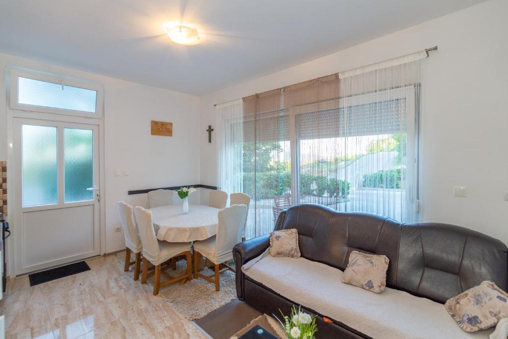 Fotografie z fotogalerie ubytování APARTMENT MIĆI, Kamenmost - Makarska v destinaci Perići