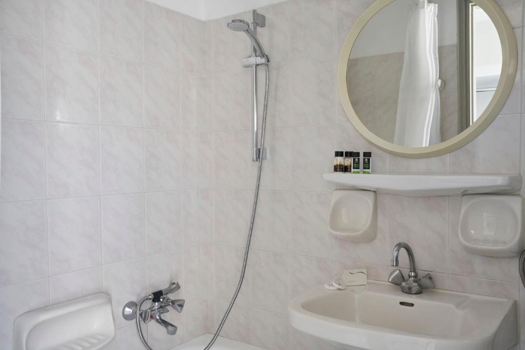Koupelna v ubytování Polos Hotel Paros