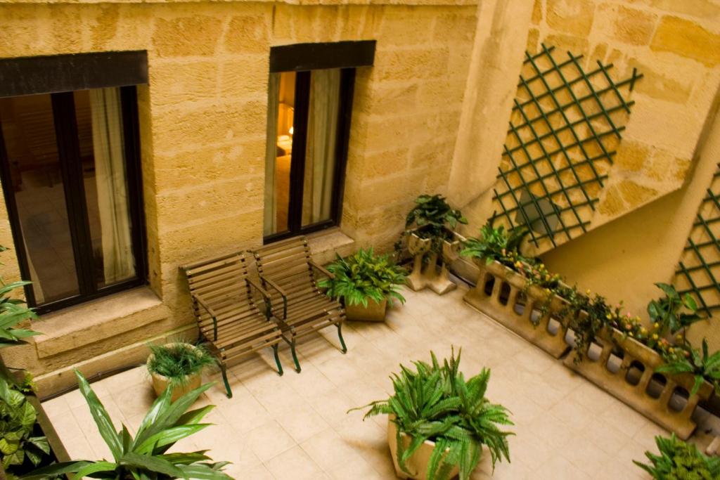 Hotel des 4 Soeurs - Resim 19