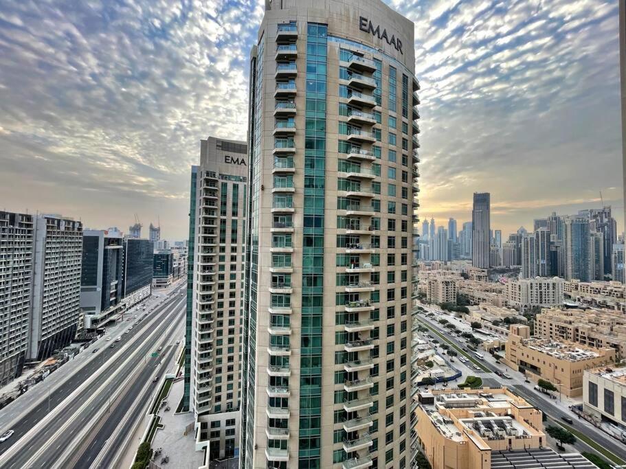 VVK Holiday Homes, Burj Al Nujoom Studio, Dubai, UAE