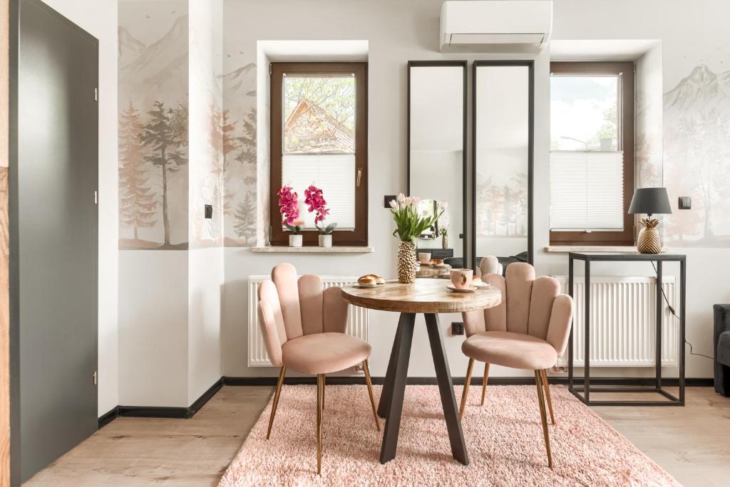 Posedenie v ubytovaní Przytulia Apartamenty i Pokoje