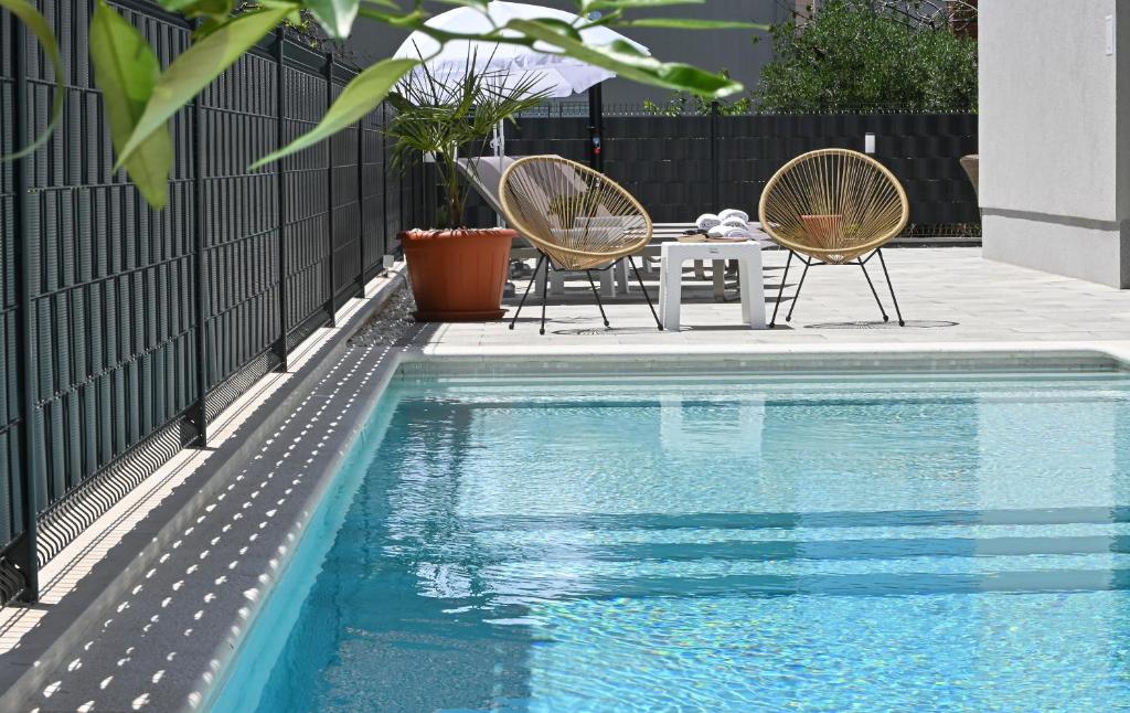 Bazén v ubytování Luxury Apartment Maravic with Private Pool nebo v jeho okolí