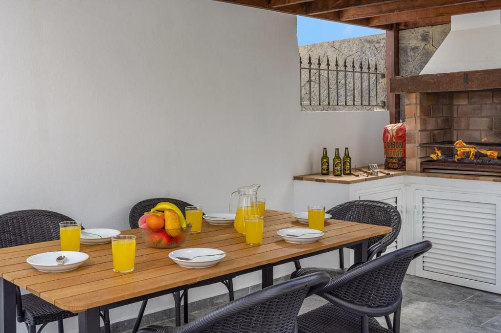Villa JJ Beach by Villa Plus italokat is kínál