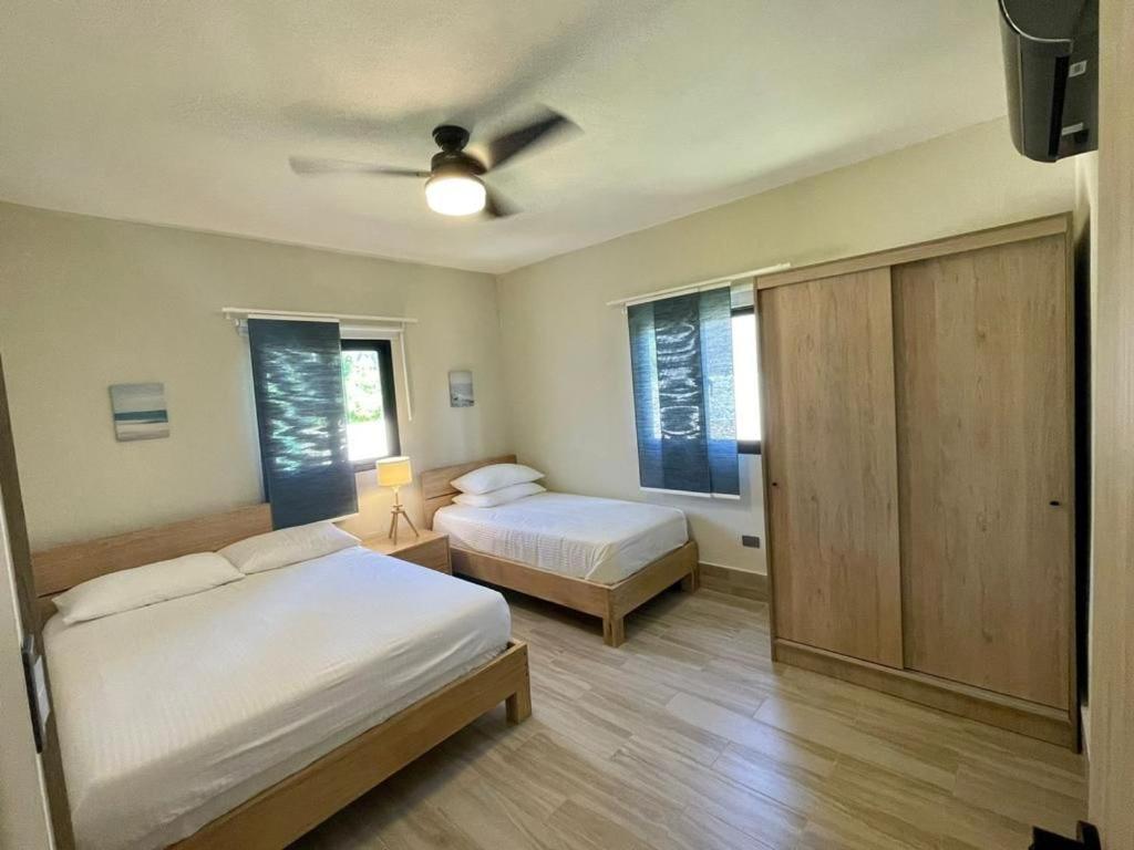 Postel nebo postele na pokoji v ubytování Cabrera Lodges