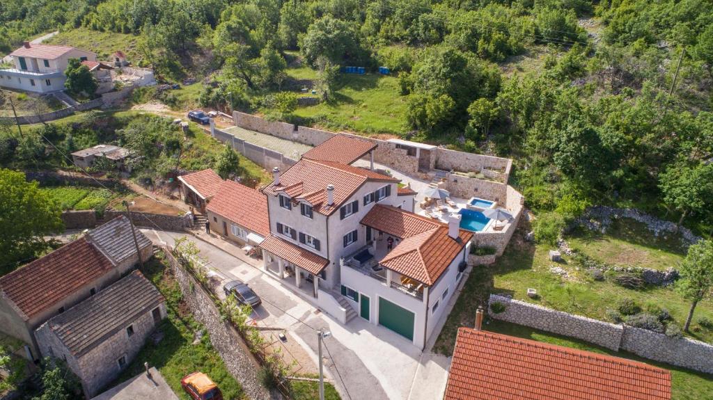 Budova, v ktorej sa vila nachádza