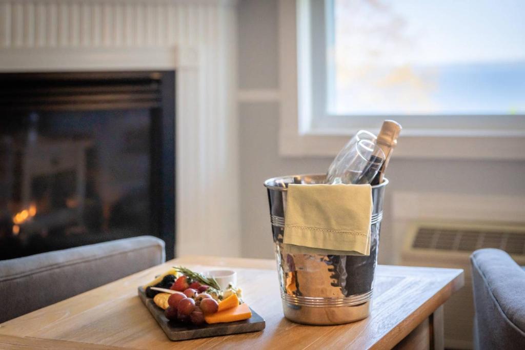 The Inn at Ocean's Edge - Main Inn - King Room With Ocean View