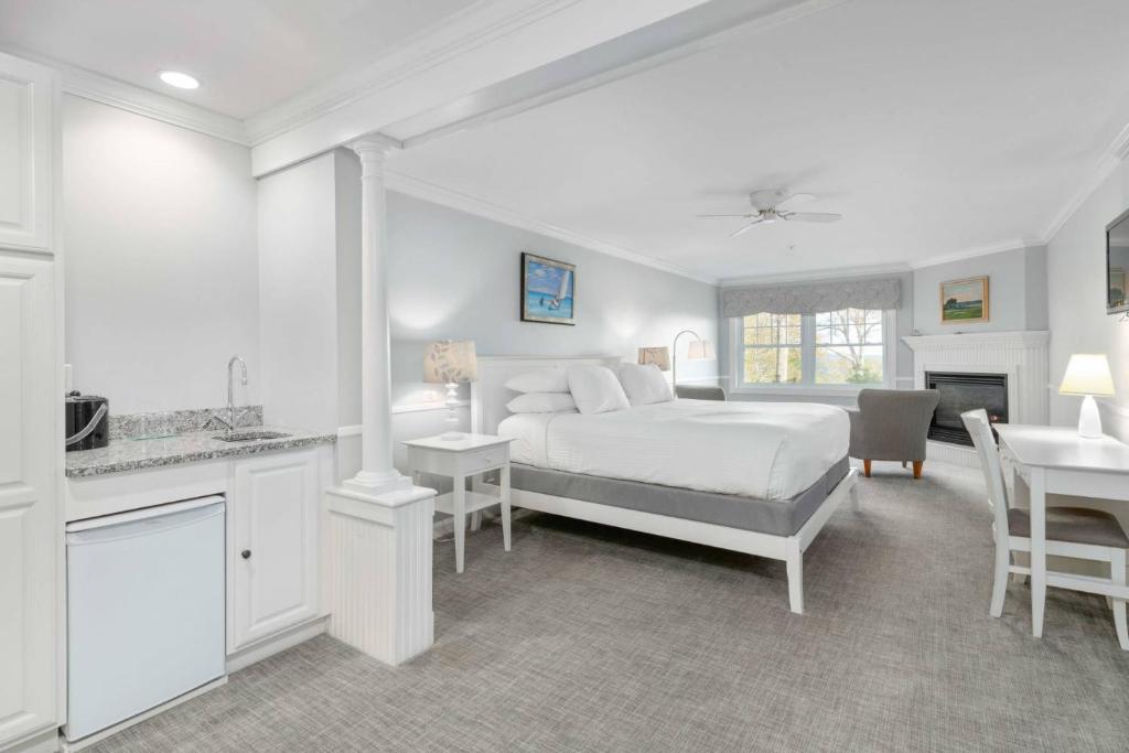 The Inn at Ocean's Edge photo