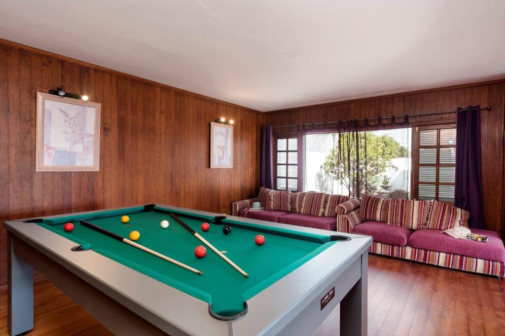 Biliár nebo kulečník v ubytování Villa Nino by Villa Plus