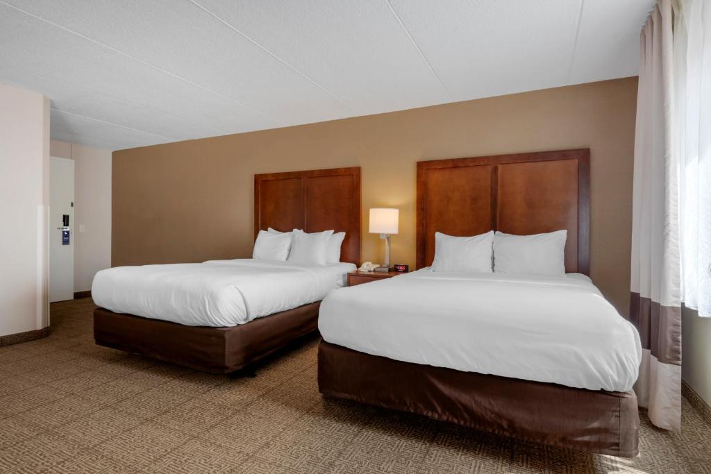 Comfort Inn The Pointe - 