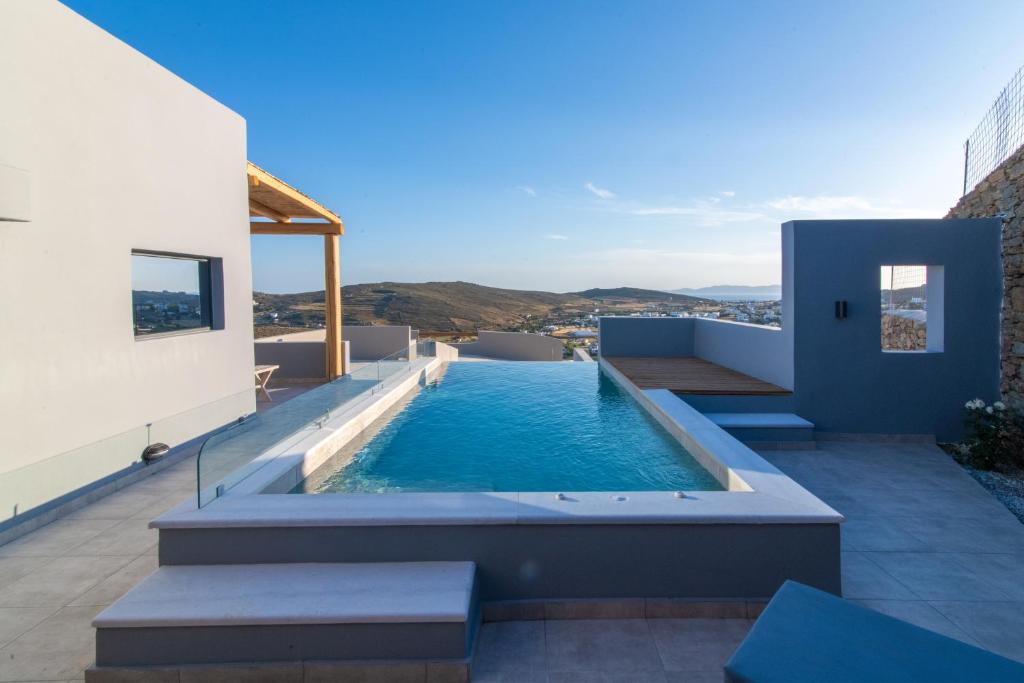Bazén v ubytování Sunset junior suites nebo v jeho okolí