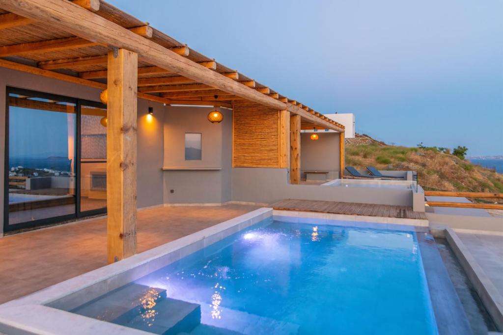 Bazén v ubytování Sunset junior suites nebo v jeho okolí
