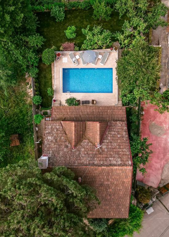 The swimming pool at or close to Havuzlu Mustakil Lüx Villa Doğa SAPANCA 150 MT2