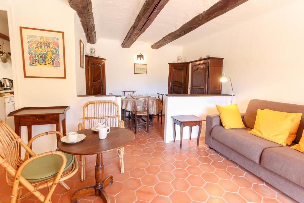 Posedenie v ubytovaní Apartment in a beautiful quiet residence parking - Benakey
