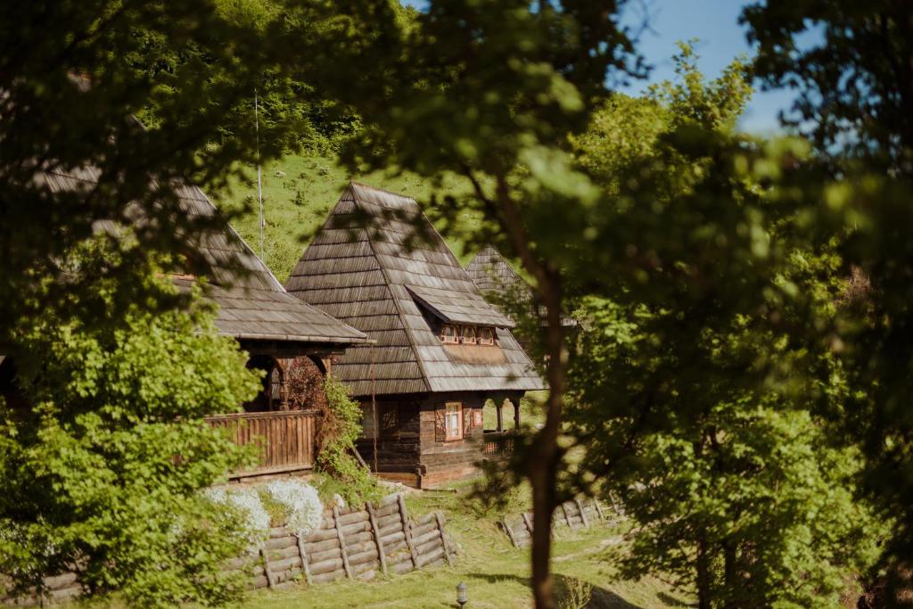 Gallery image of Raven's Nest - The Hidden Village, Transylvania - Romania in Sub Piatra