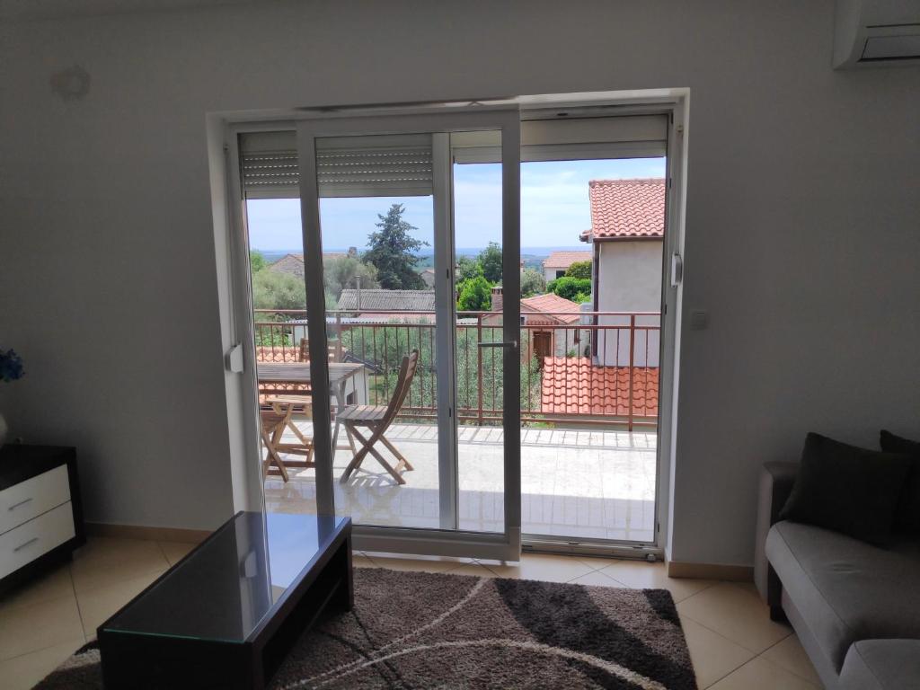 Balkón nebo terasa v ubytování Apartman Ema