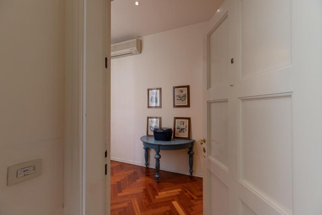 Kép Seta spacious apartment next to the Duomo szállásáról Firenzében a galériában