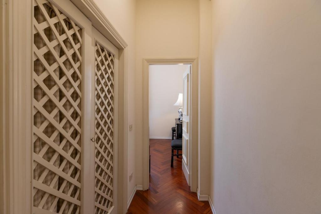 Kép Seta spacious apartment next to the Duomo szállásáról Firenzében a galériában