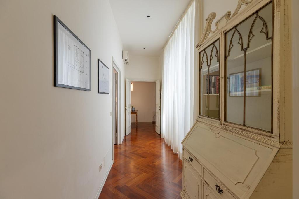 Kép Seta spacious apartment next to the Duomo szállásáról Firenzében a galériában