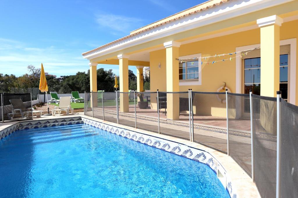 Bazén v ubytování Casa dos Cotas nebo v jeho okolí