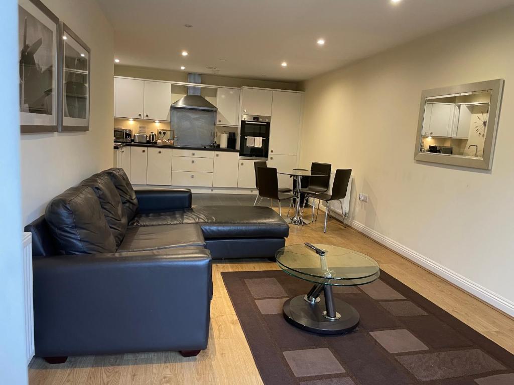 Zebra Serviced Apartments at Farnborough Centre, UK