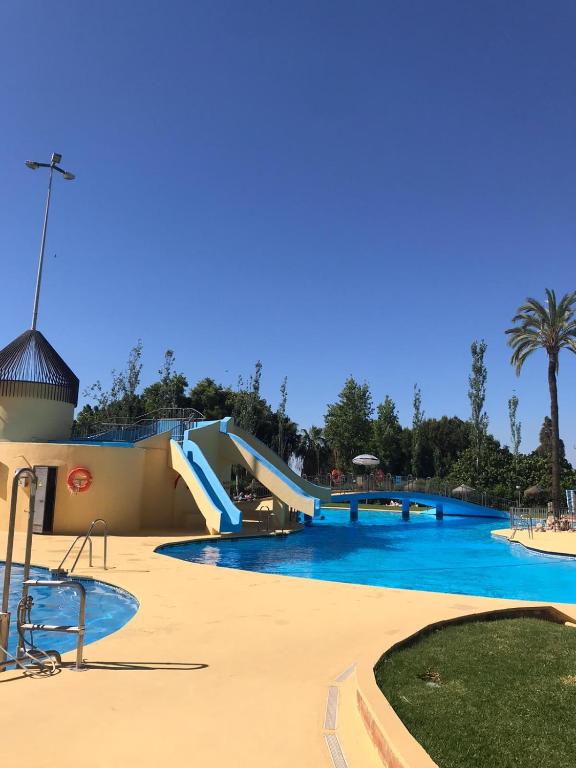 The swimming pool at or close to Estudio Ed Jupiter Benalmadena