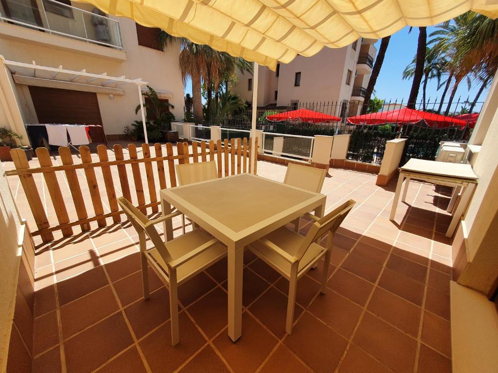 A balcony or terrace at Apartamento en Urbanizacion El Retiro III