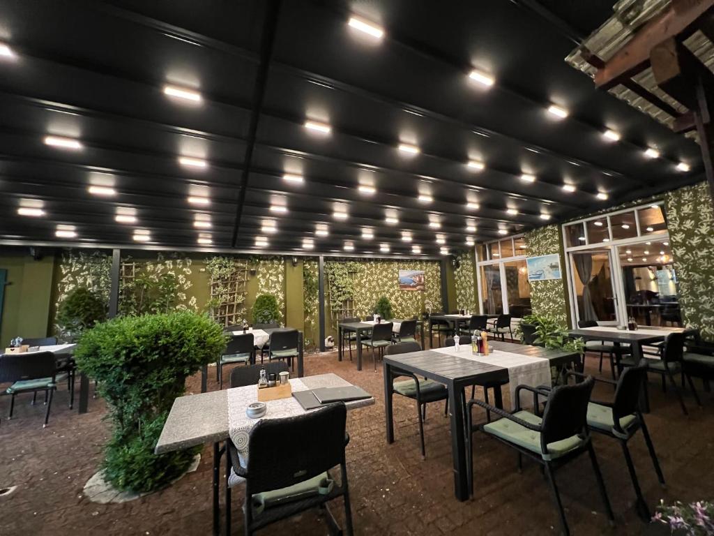 Restaurace v ubytování Hotel am Rathaus Adii