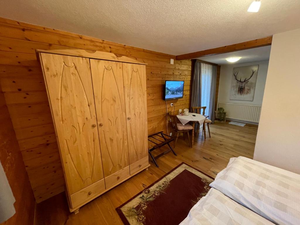 Postel nebo postele na pokoji v ubytování Gästehaus Zugspitzblick