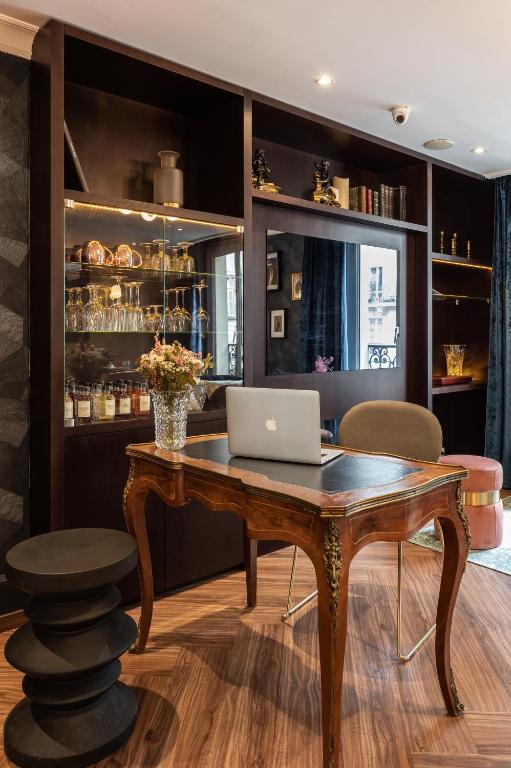 Royal Saint Germain - Resim 43