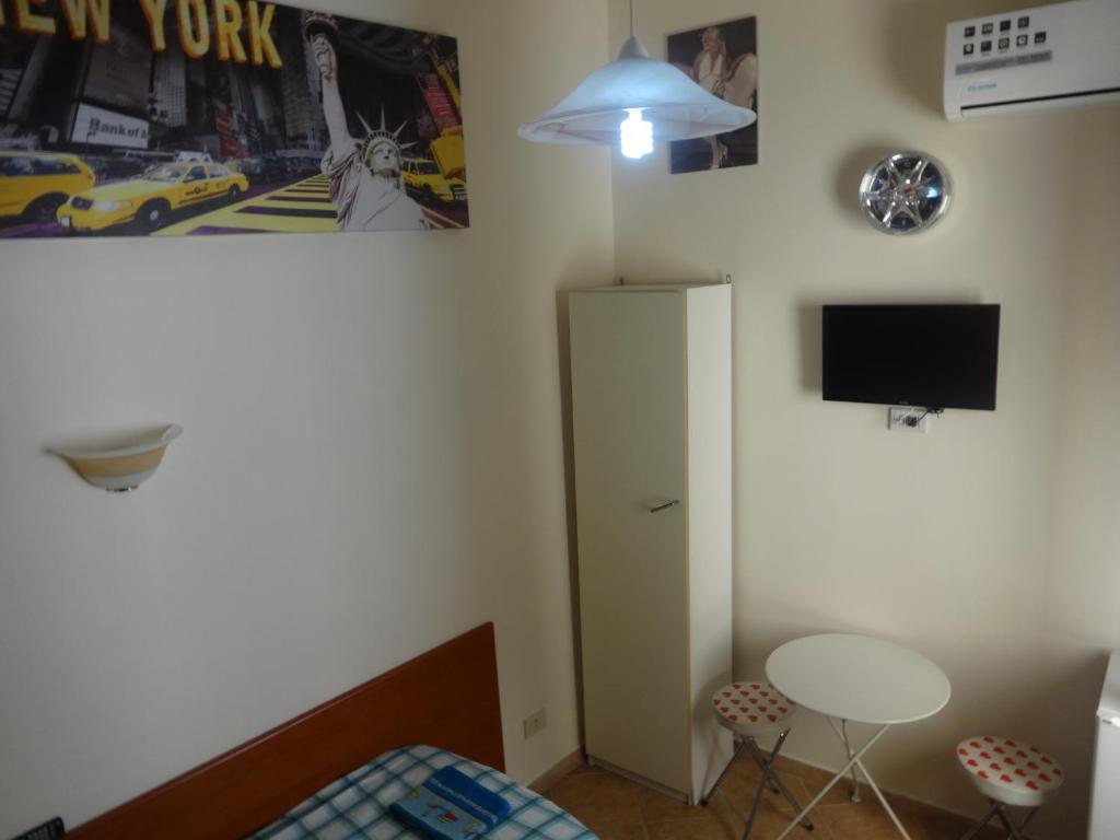 A television and/or entertainment centre at B&B Twins